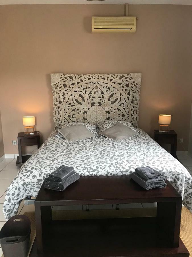 סן-פייר 2 Chambres Avec Piscine Dans Maison Creole מראה חיצוני תמונה